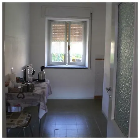Casa Indipendente Con Garage Agrano